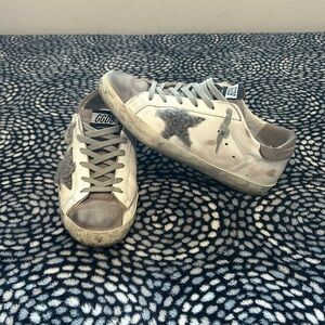 Golden Goose WMNS Superstar - Grey shearling star colorway